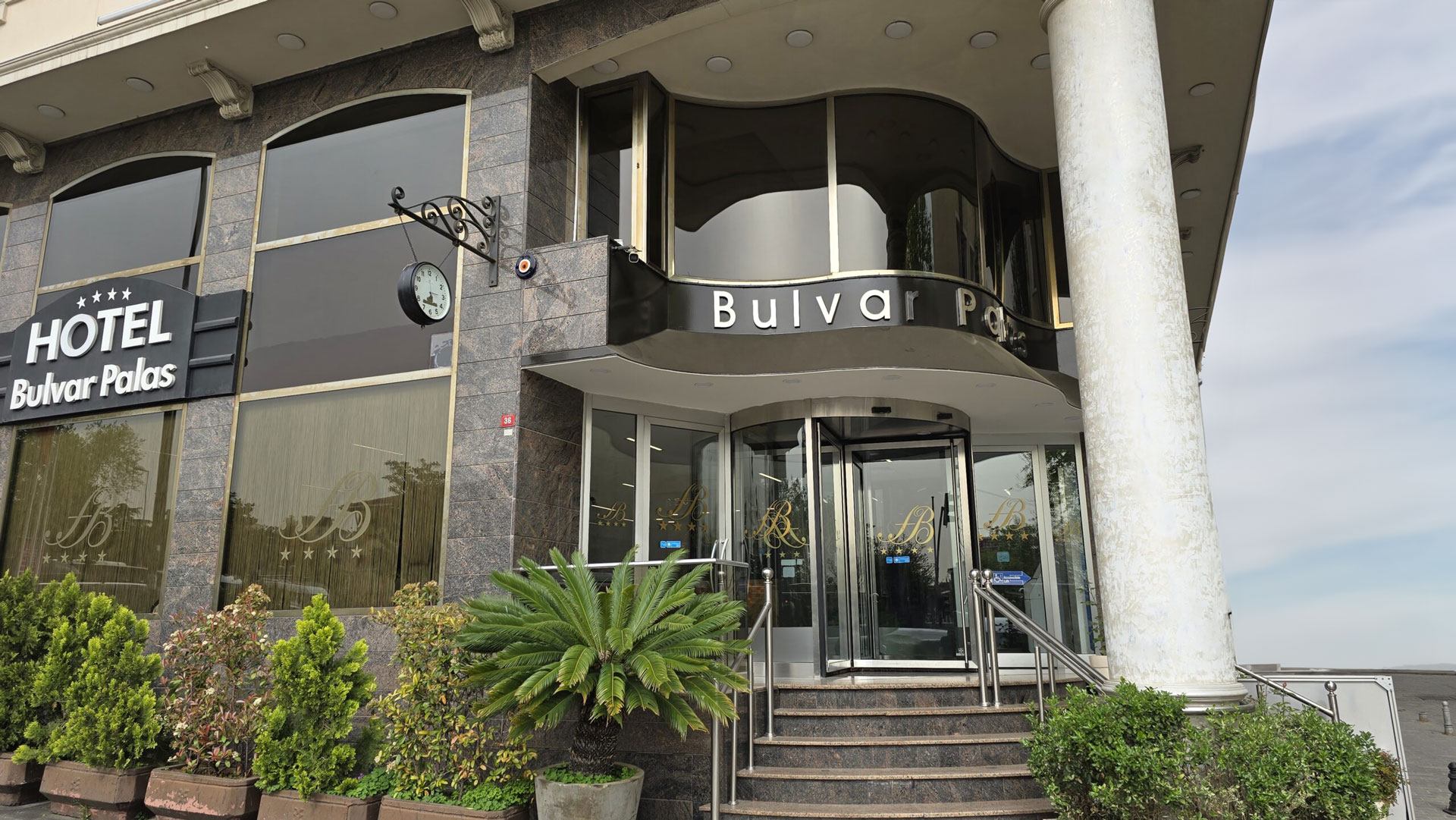 Hotel Zebu Bulvar Palas