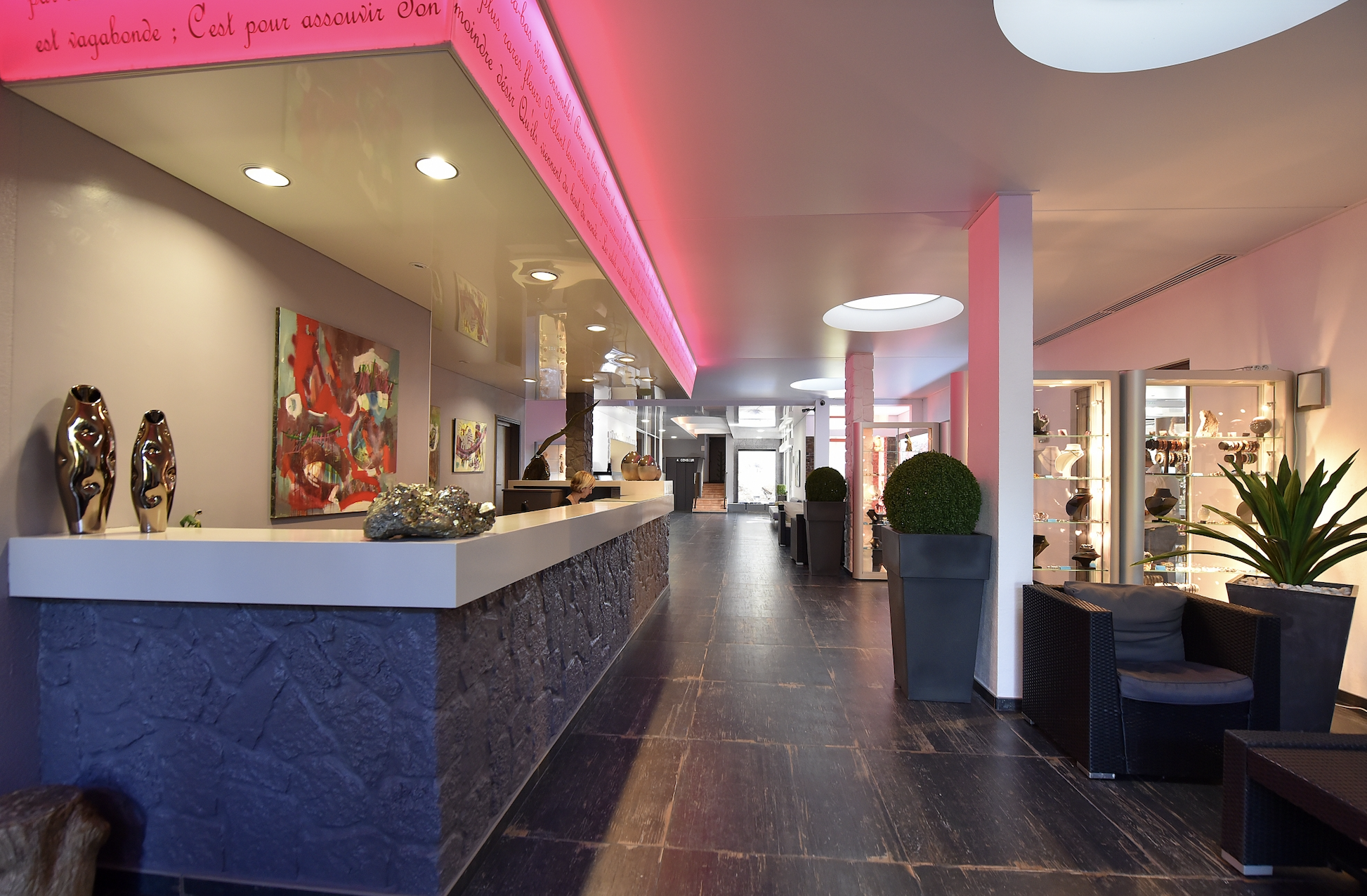 Isola Hotel